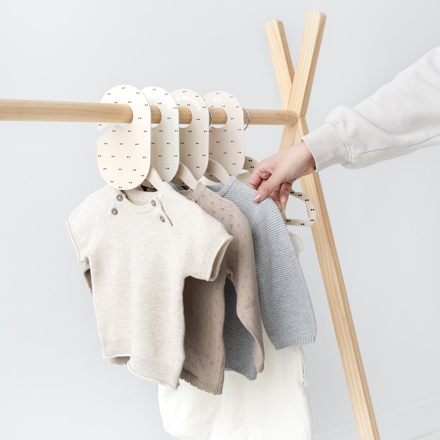 closet dividers (newborn to 24 months) - double dot neutral