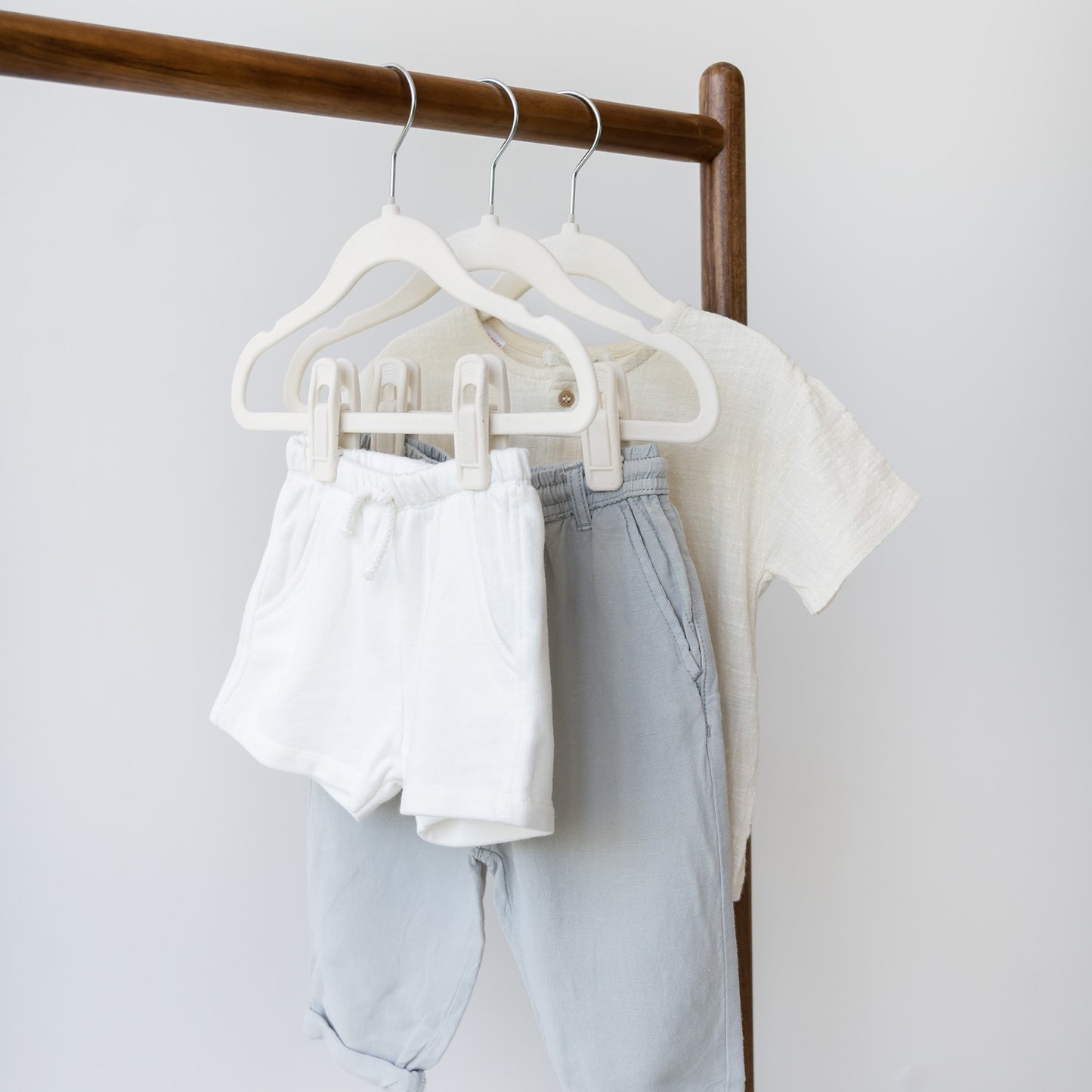 cream velvet non-slip hangers (30 per set) with 10 clips for children/baby