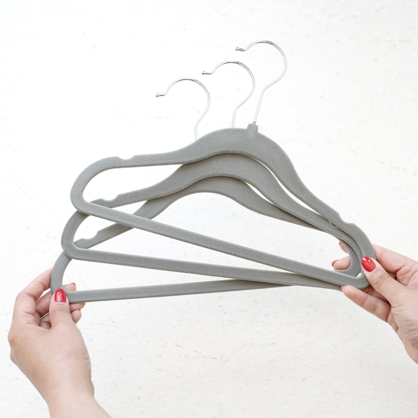 dark gray velvet non-slip hangers (30 per set) for children/baby