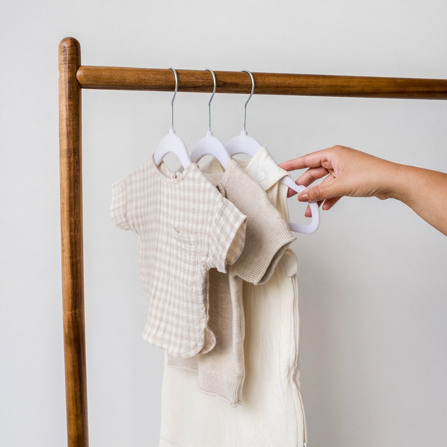 white velvet non-slip hangers (30 per set)