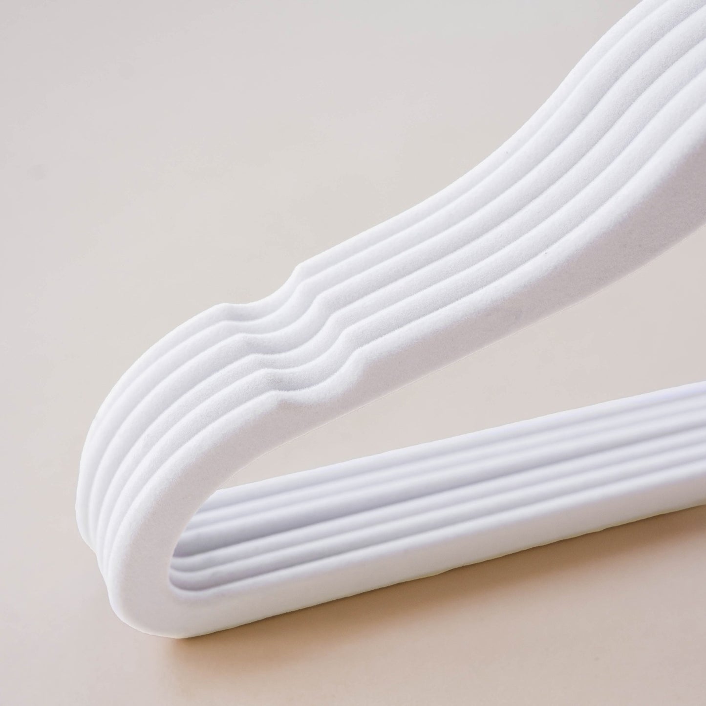 white velvet non-slip hangers (30 per set)