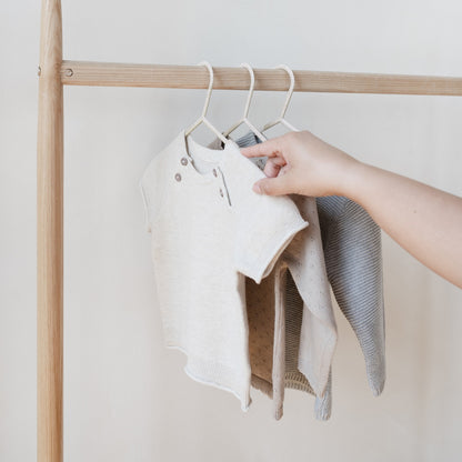 cream wheat straw hangers (30 per set) –